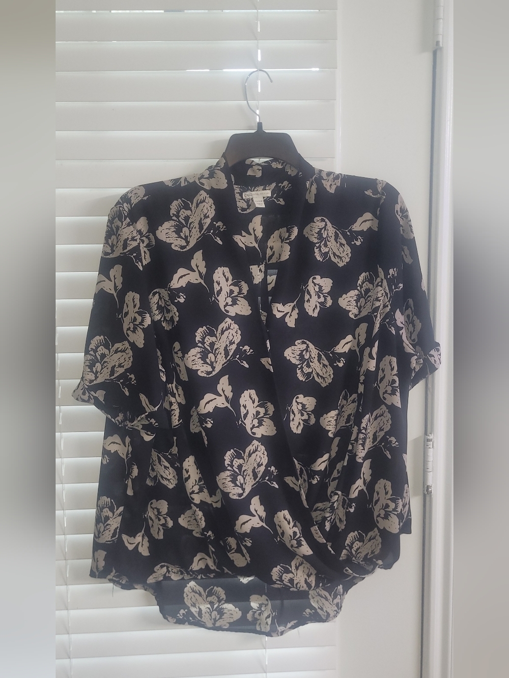 Cato Black Floral Short Sleeve Blouse with Cream Flowers